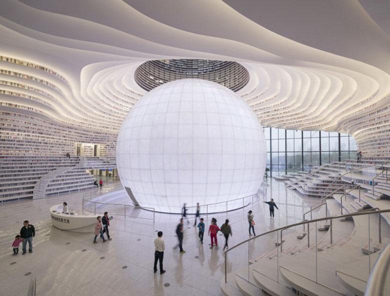 گالری عکس: کتابخانه ای آینده نگرانه با معماری فوق العاده رویایی و گنجایش بیش از 1.2 میلیون کتاب