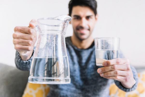 روزانه چقدر باید آب بنوشید؟ روزانه چقدر باید آب بنوشید؟