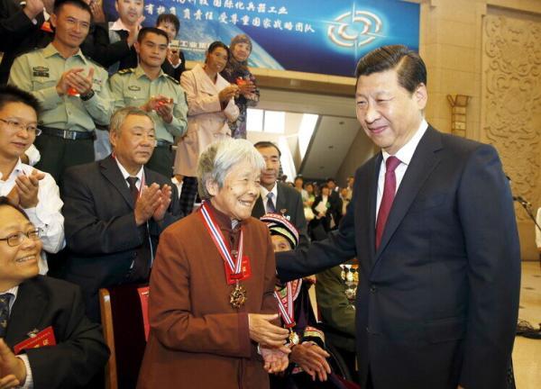 اهمیت احترام به سالمندان و فرمان بردن از بزرگترها در نزد رئیس جمهور چین، عکس